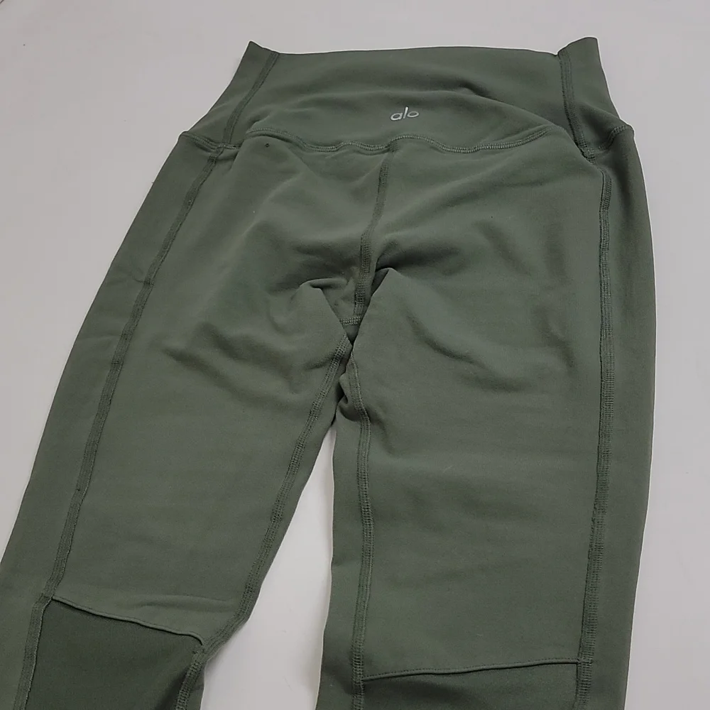 Alo Yoga High Waist Moto Legging Jungle M (one small hole) - Picture 8 of 11